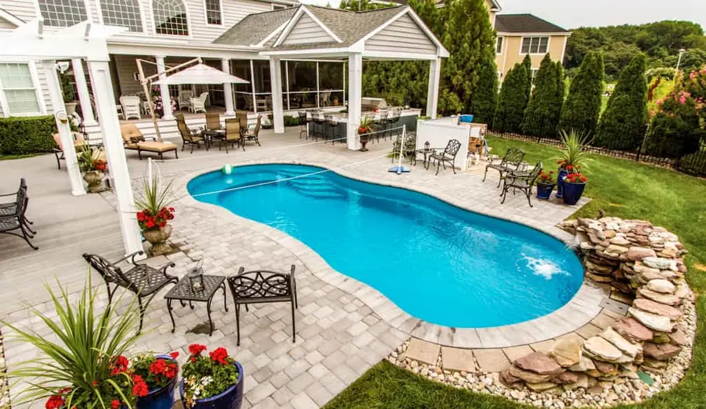 Patios, pergolas and other outdoor structures